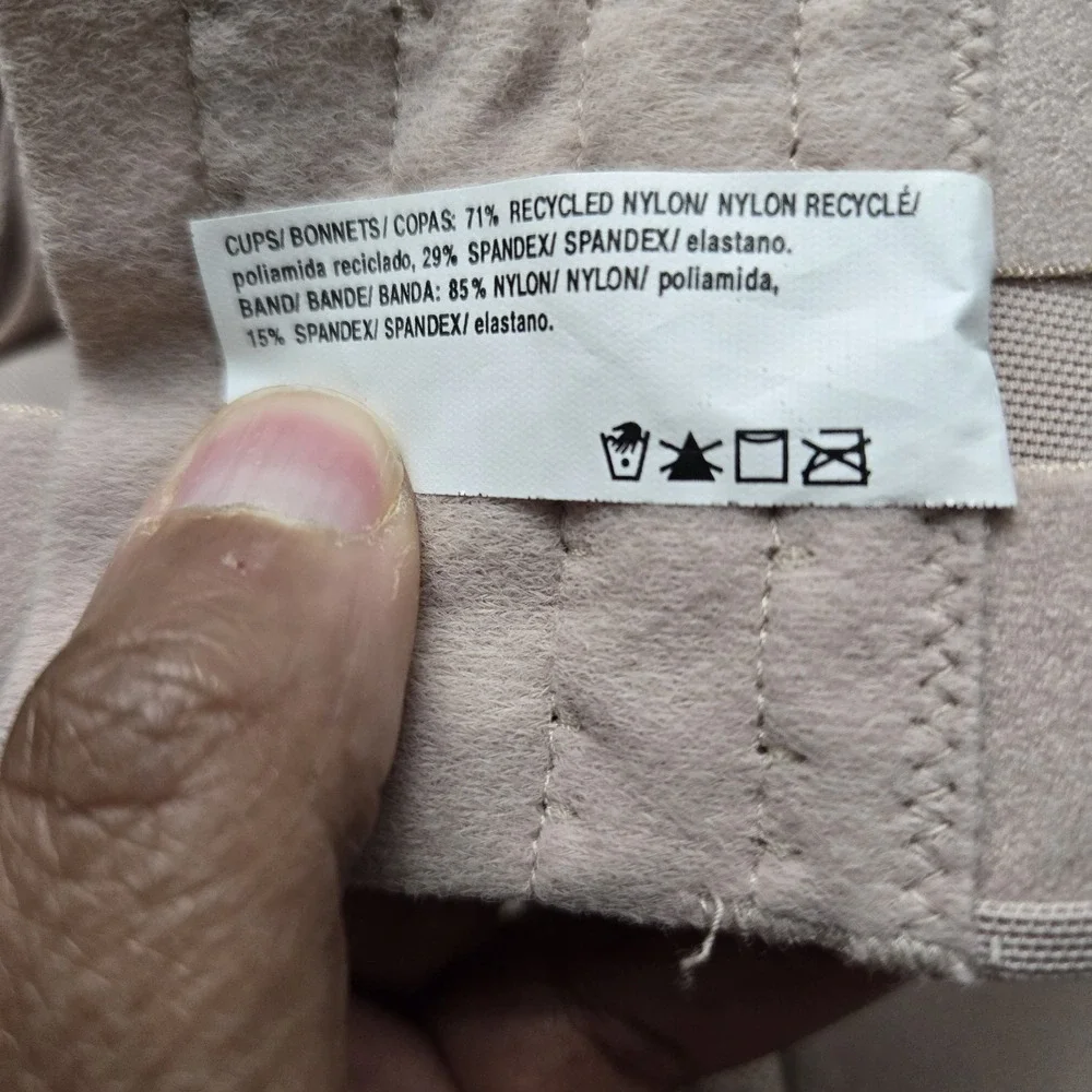 Maidenform Basically Sexy Underwire Bra 36D Nude Padded‎ Feminine Convertible